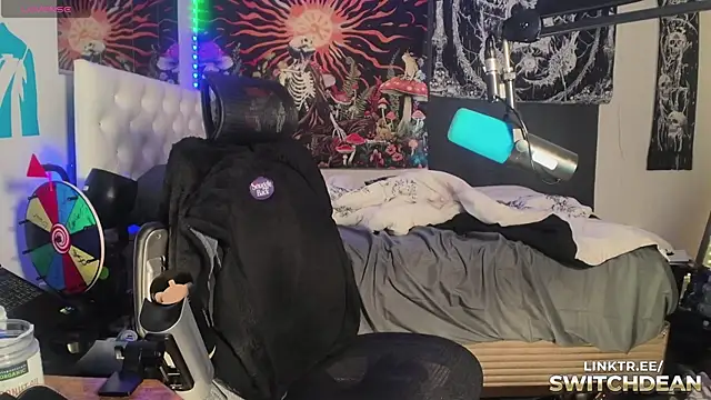 Snapshot of twunkdean chatting on October 1, 2025, 4:35 pm twunkdean online show from October 1, 2025, 4:35 pm