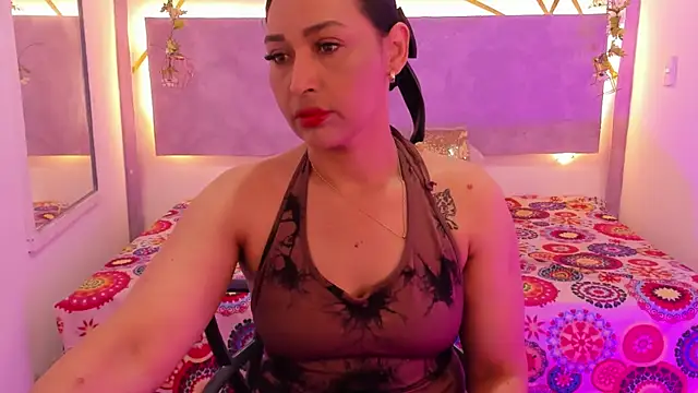 Snapshot of IvyShine7 chatting on October 27, 2025, 7:40 pm IvyShine7 online show from October 27, 2025, 7:40 pm