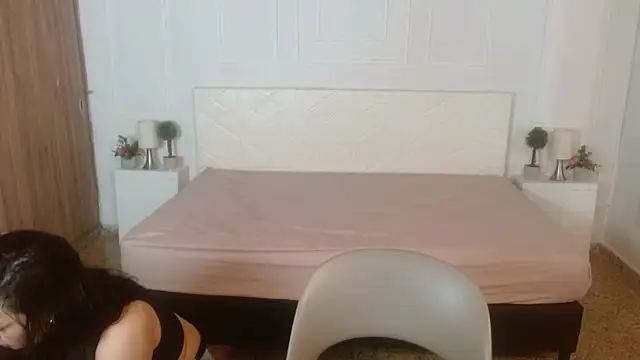 Snapshot of IvyShine7 chatting on December 22, 2025, 7:00 pm IvyShine7 online show from December 22, 2025, 7:00 pm