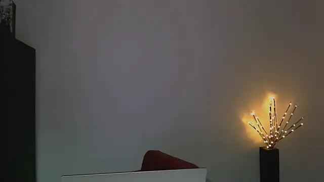 Snapshot of Lia_noo_regrets chatting on April 21, 2026, 5:50 pm Lia noo regrets online show from April 21, 2026, 5:50 pm