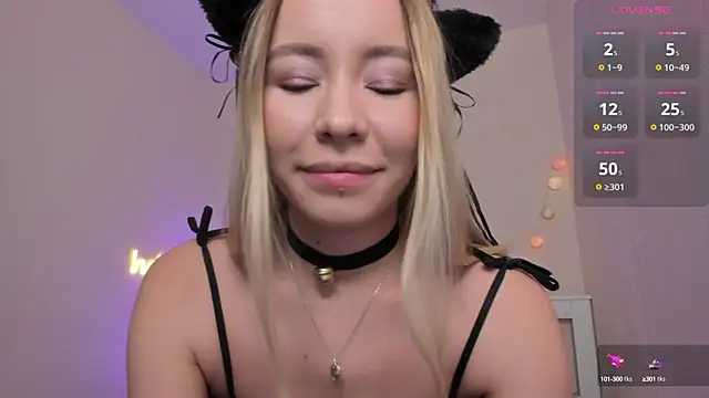 Snapshot of DanaCandy chatting on March 12, 2025, 10:50 pm DanaCandy online show from March 12, 2025, 10:50 pm