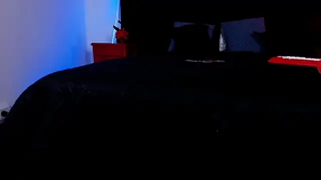 Alisse Moore online show from April 11, 2026, 12:31 pm