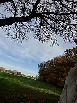 HotWifeLyn68 online show from November 6, 2025, 11:44 am