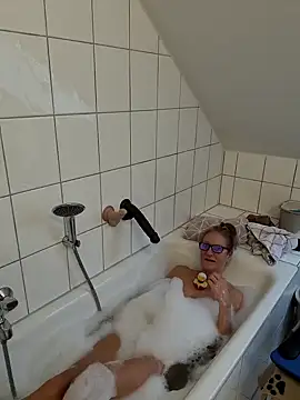 Snapshot of HotWifeLyn68 chatting on February 15, 2026, 11:41 am HotWifeLyn68 online show from February 15, 2026, 11:41 am