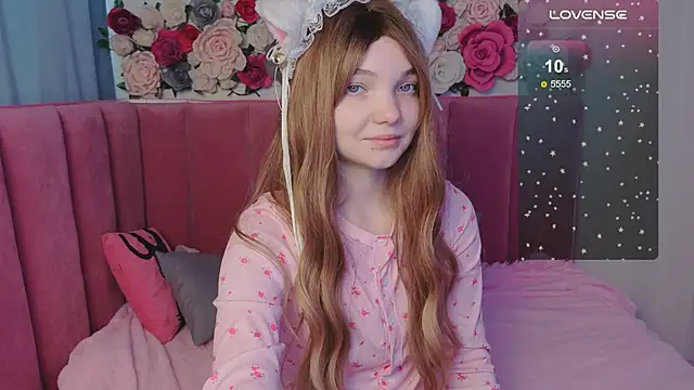 Snapshot of AnimeAlica18 chatting on October 30, 2025, 2:35 am AnimeAlica18 online show from October 30, 2025, 2:35 am