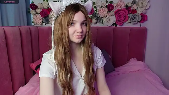 Snapshot of AnimeAlica18 chatting on November 13, 2025, 8:35 am AnimeAlica18 online show from November 13, 2025, 8:35 am