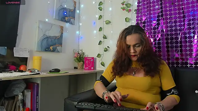 Snapshot of Mishell_Bons chatting on February 11, 2026, 6:57 pm Mishell Bons online show from February 11, 2026, 6:57 pm