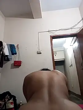 Hotty-couple063 online show from September 13, 2025, 7:13 pm