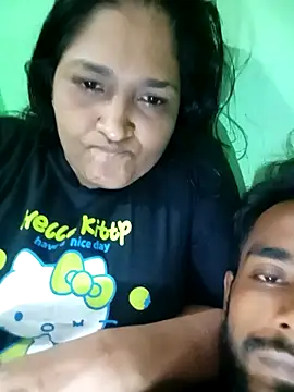 Hotty-couple063 online show from September 25, 2025, 5:49 pm