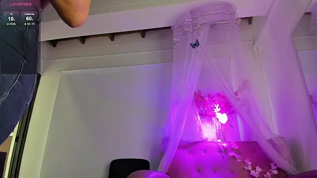 Snapshot of klariz09 chatting on February 8, 2026, 1:47 pm klariz09 online show from February 8, 2026, 1:47 pm