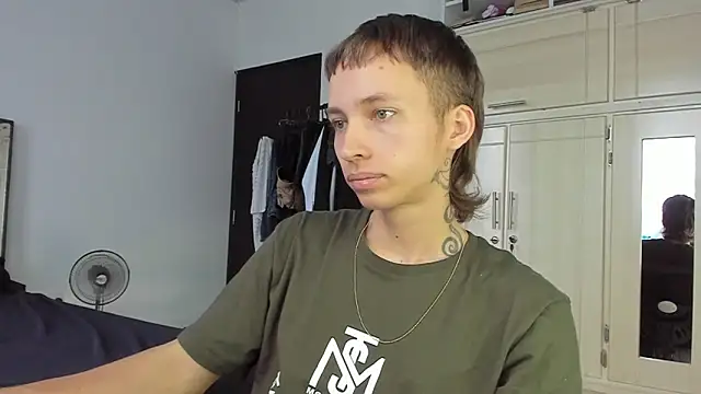 Snapshot of spacehumanz chatting on January 7, 2026, 1:57 pm spacehumanz online show from January 7, 2026, 1:57 pm