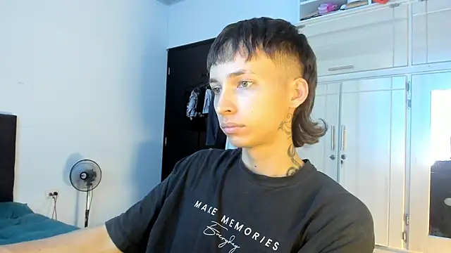 Snapshot of spacehumanz chatting on February 12, 2026, 6:03 pm spacehumanz online show from February 12, 2026, 6:03 pm