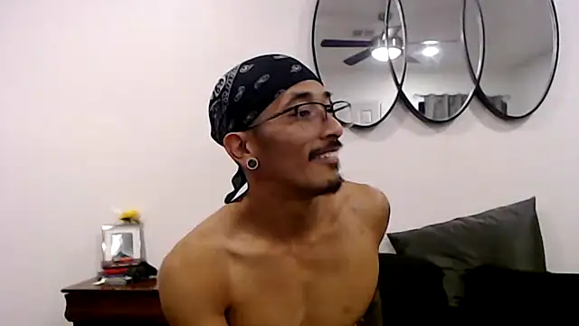 tanjir020 online show from April 17, 2026, 12:19 pm