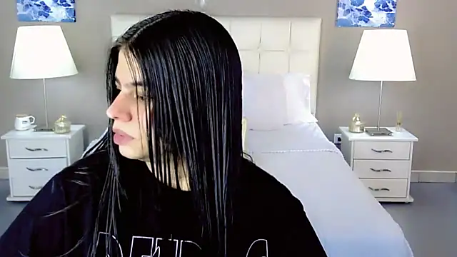 Snapshot of maddissonivanova chatting on September 23, 2025, 7:06 pm maddissonivanova online show from September 23, 2025, 7:06 pm