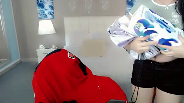 Snapshot of maddissonivanova chatting on October 16, 2025, 7:26 pm maddissonivanova online show from October 16, 2025, 7:26 pm