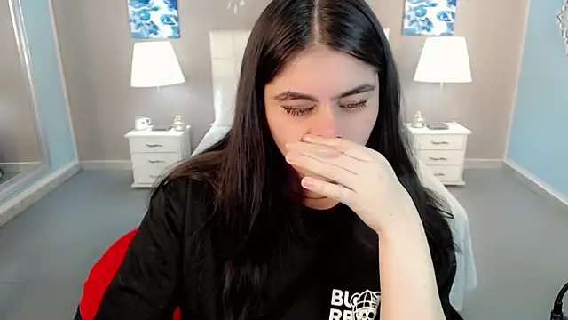 Snapshot of maddissonivanova chatting on October 18, 2025, 12:06 pm maddissonivanova online show from October 18, 2025, 12:06 pm