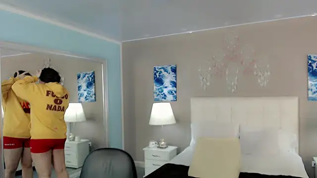 Snapshot of maddissonivanova chatting on October 24, 2025, 2:30 am maddissonivanova online show from October 24, 2025, 2:30 am