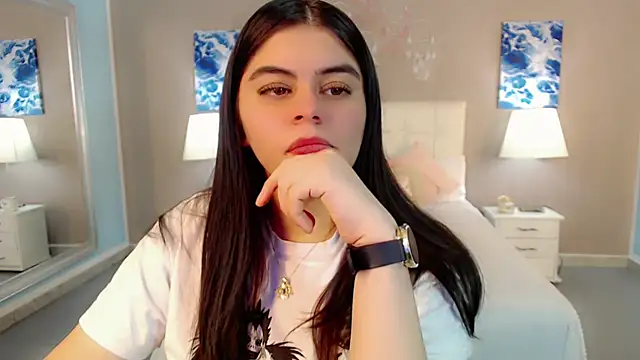 Snapshot of maddissonivanova chatting on November 28, 2025, 6:43 pm maddissonivanova online show from November 28, 2025, 6:43 pm