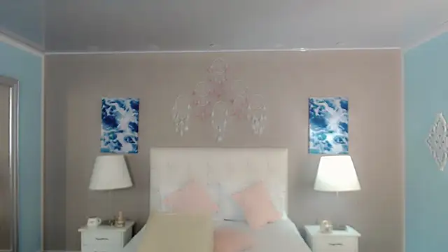 Snapshot of maddissonivanova chatting on December 2, 2025, 5:52 pm maddissonivanova online show from December 2, 2025, 5:52 pm