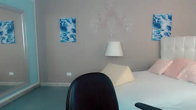 Snapshot of maddissonivanova chatting on February 11, 2026, 7:08 pm maddissonivanova online show from February 11, 2026, 7:08 pm