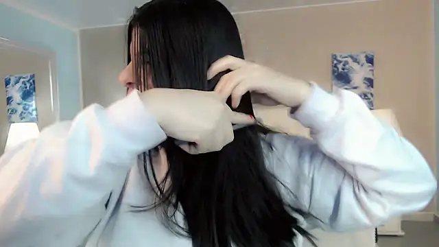 Snapshot of maddissonivanova chatting on February 24, 2026, 7:01 pm maddissonivanova online show from February 24, 2026, 7:01 pm