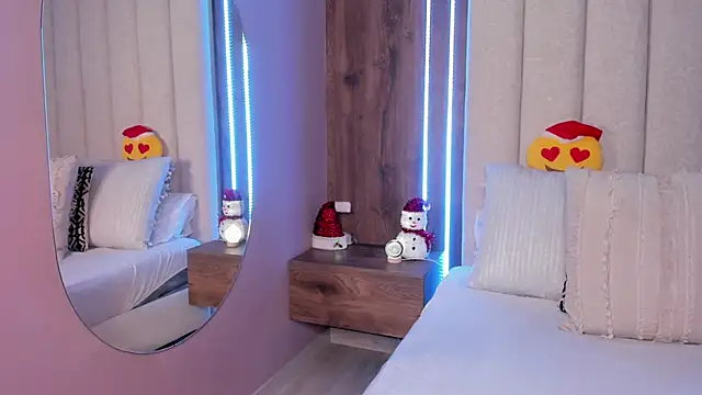 LucySalvatore  online show from December 19, 2025, 5:09 pm