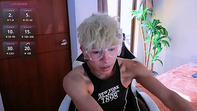 taichi bluy online show from November 3, 2025, 7:26 pm