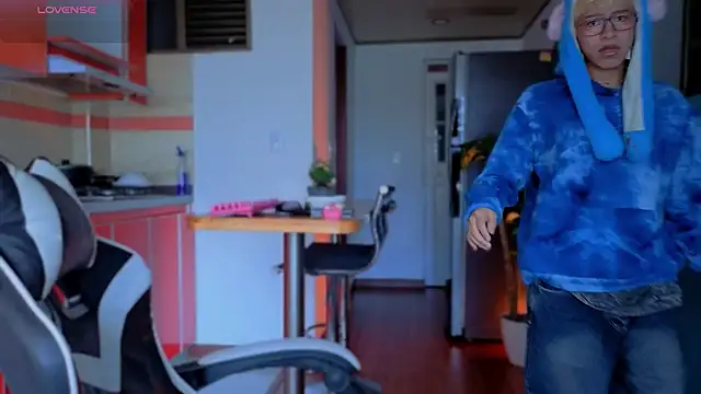 taichi bluy online show from January 14, 2026, 10:03 pm