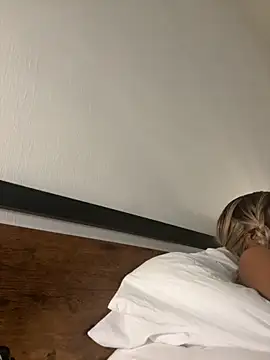 iriebusty online show from November 9, 2025, 5:33 pm