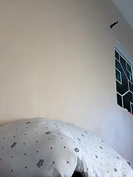 iriebusty online show from April 14, 2026, 12:33 pm