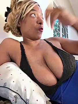 Snapshot of iriebusty chatting on April 16, 2026, 11:22 am iriebusty online show from April 16, 2026, 11:22 am