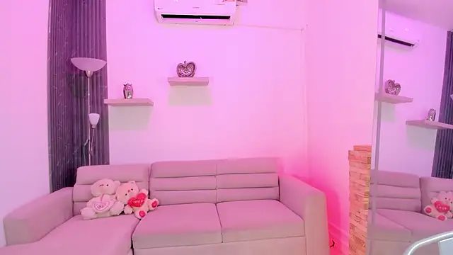 anuskah online show from December 17, 2025, 7:42 pm