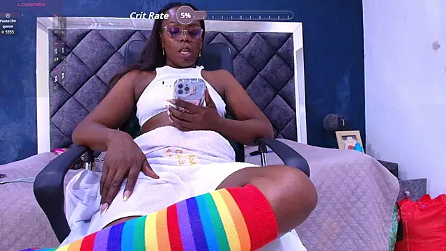 Snapshot of ebony__jheim chatting on June 3, 2026, 2:33 pm ebony jheim online show from June 3, 2026, 2:33 pm