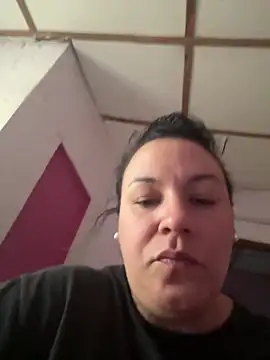 valen1891 online show from March 25, 2026, 7:42 pm