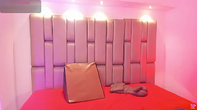 Snapshot of Sol_Vanegas chatting on February 10, 2026, 12:53 pm Sol Vanegas online show from February 10, 2026, 12:53 pm