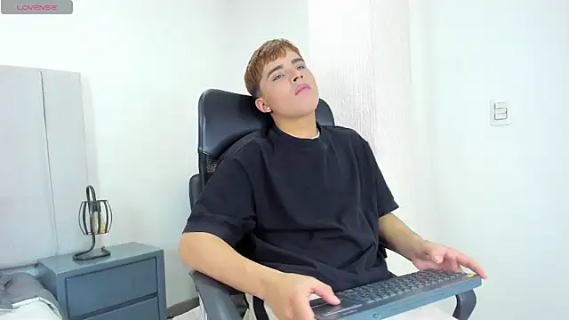 Lucass love online show from April 14, 2026, 2:01 pm