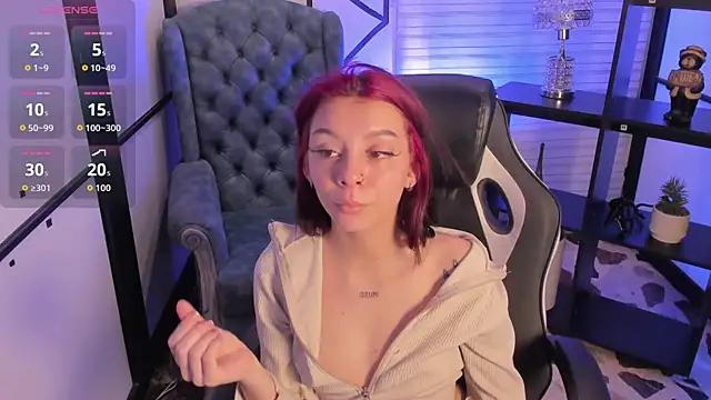 Snapshot of CleoWhite chatting on November 17, 2025, 10:15 pm CleoWhite online show from November 17, 2025, 10:15 pm