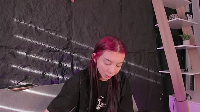 Snapshot of CleoWhite chatting on November 19, 2025, 9:26 pm CleoWhite online show from November 19, 2025, 9:26 pm