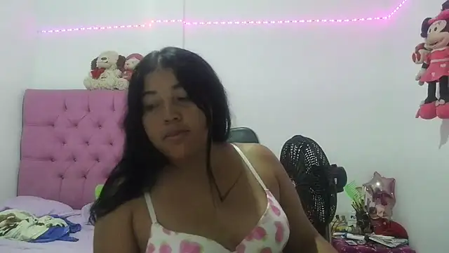 Snapshot of angelHeath13 chatting on June 5, 2026, 2:40 am angelHeath13 online show from June 5, 2026, 2:40 am