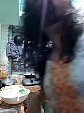 Snapshot of Bristy- chatting on January 15, 2026, 1:48 pm Bristy- online show from January 15, 2026, 1:48 pm