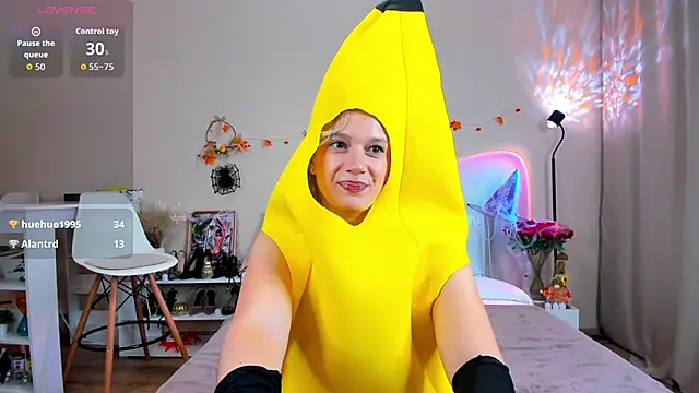 EmiSoul online show from October 31, 2025, 4:35 am