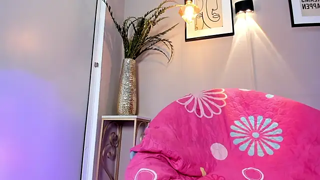 dulce fiore07 online show from October 1, 2025, 12:44 pm