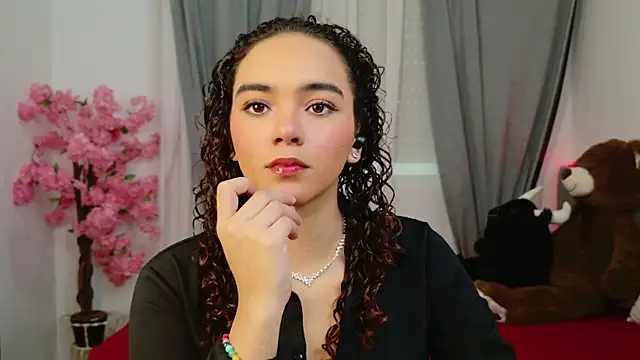 Snapshot of Taylor_Tina chatting on October 8, 2025, 3:31 pm Taylor Tina online show from October 8, 2025, 3:31 pm