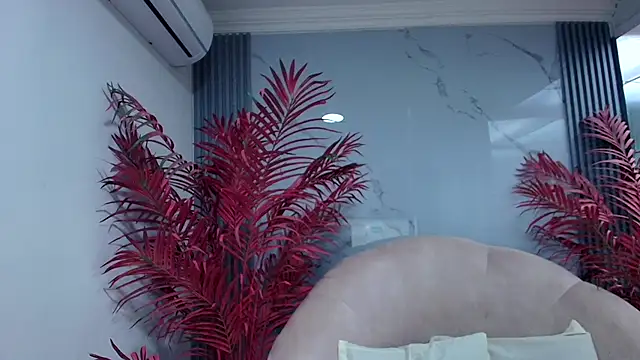 MayaBaker online show from September 26, 2025, 8:02 pm