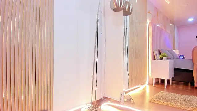 SofiaWhites online show from April 17, 2026, 8:34 pm