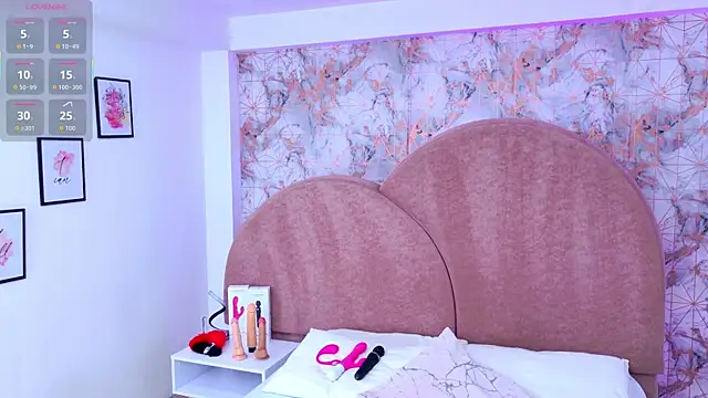 RavenGloomy online show from November 17, 2025, 7:41 pm