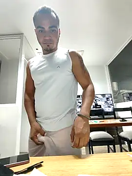 Snapshot of SanChacal5694 chatting on September 10, 2025, 11:05 pm SanChacal5694 online show from September 10, 2025, 11:05 pm