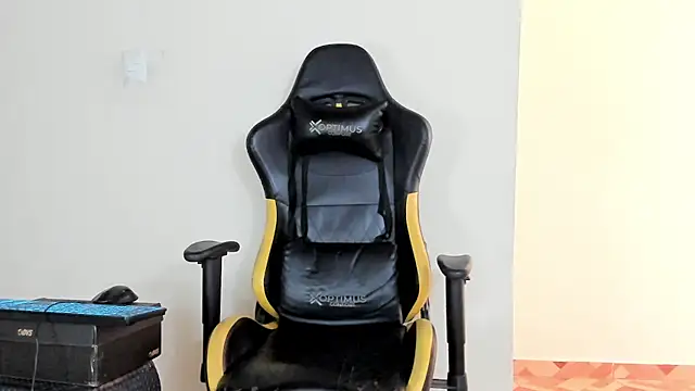 Snapshot of HELLSTAR chatting on November 1, 2025, 9:17 pm HELLSTAR online show from November 1, 2025, 9:17 pm