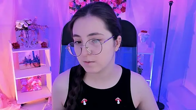 Snapshot of VirtuallVoyant chatting on October 17, 2025, 7:11 am VirtuallVoyant online show from October 17, 2025, 7:11 am