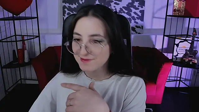 VirtuallVoyant online show from April 15, 2026, 7:58 pm